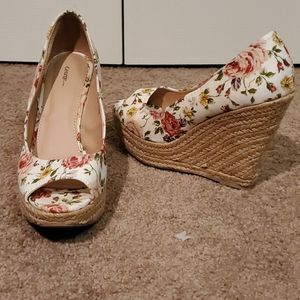 Women's shoes